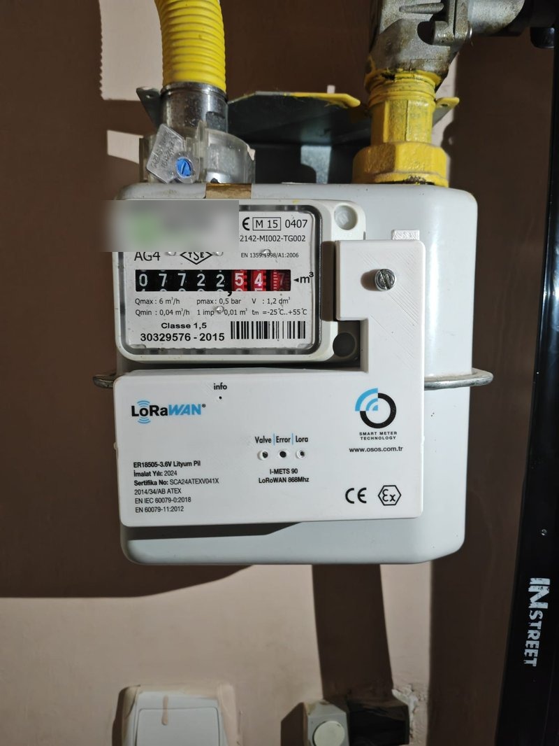 Real field installation of the I-METS 90 natural gas module, on an existing meter